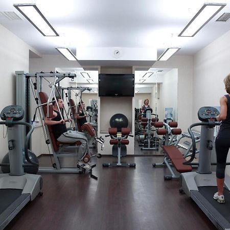 Grand Hotel Continental Bucuresti Exterior foto A gym in a hotel