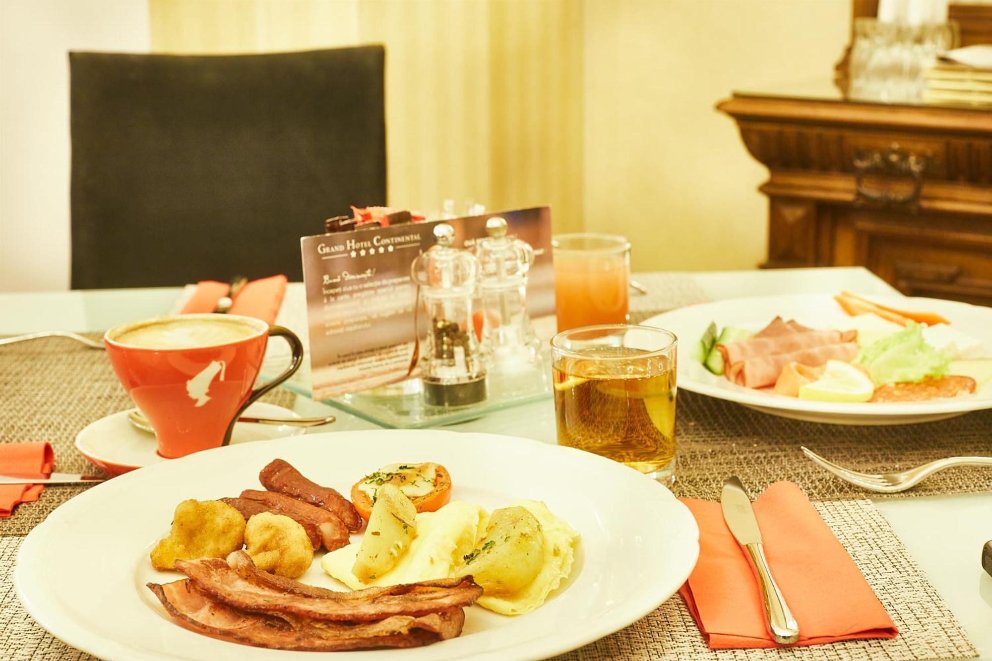 Grand Hotel Continental Bucuresti Exterior foto A German breakfast