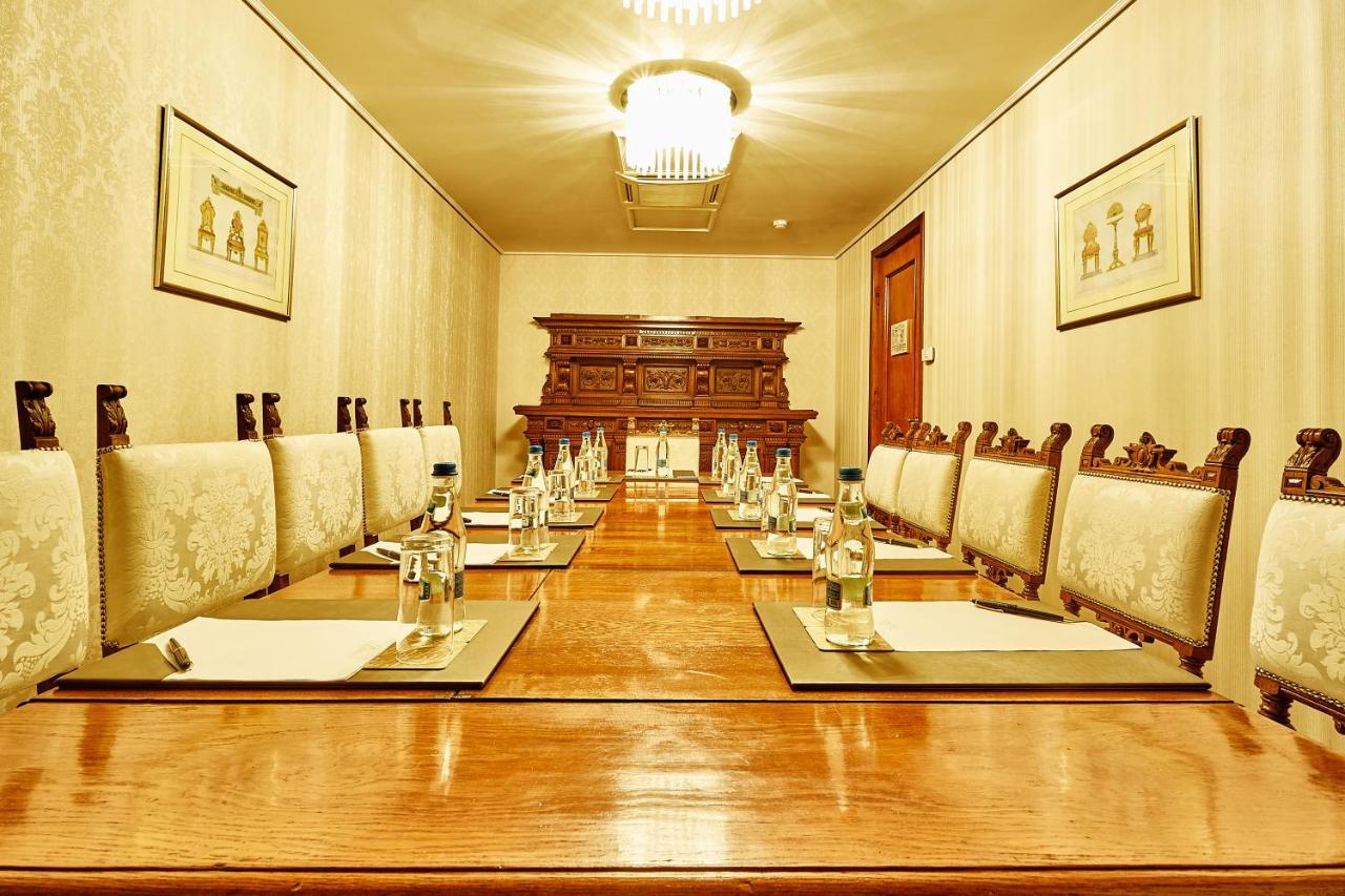 Grand Hotel Continental Bucuresti Exterior foto The meeting room of the National Assembly