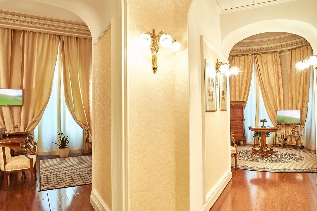 Grand Hotel Continental Bucuresti Exterior foto A wall with stucco