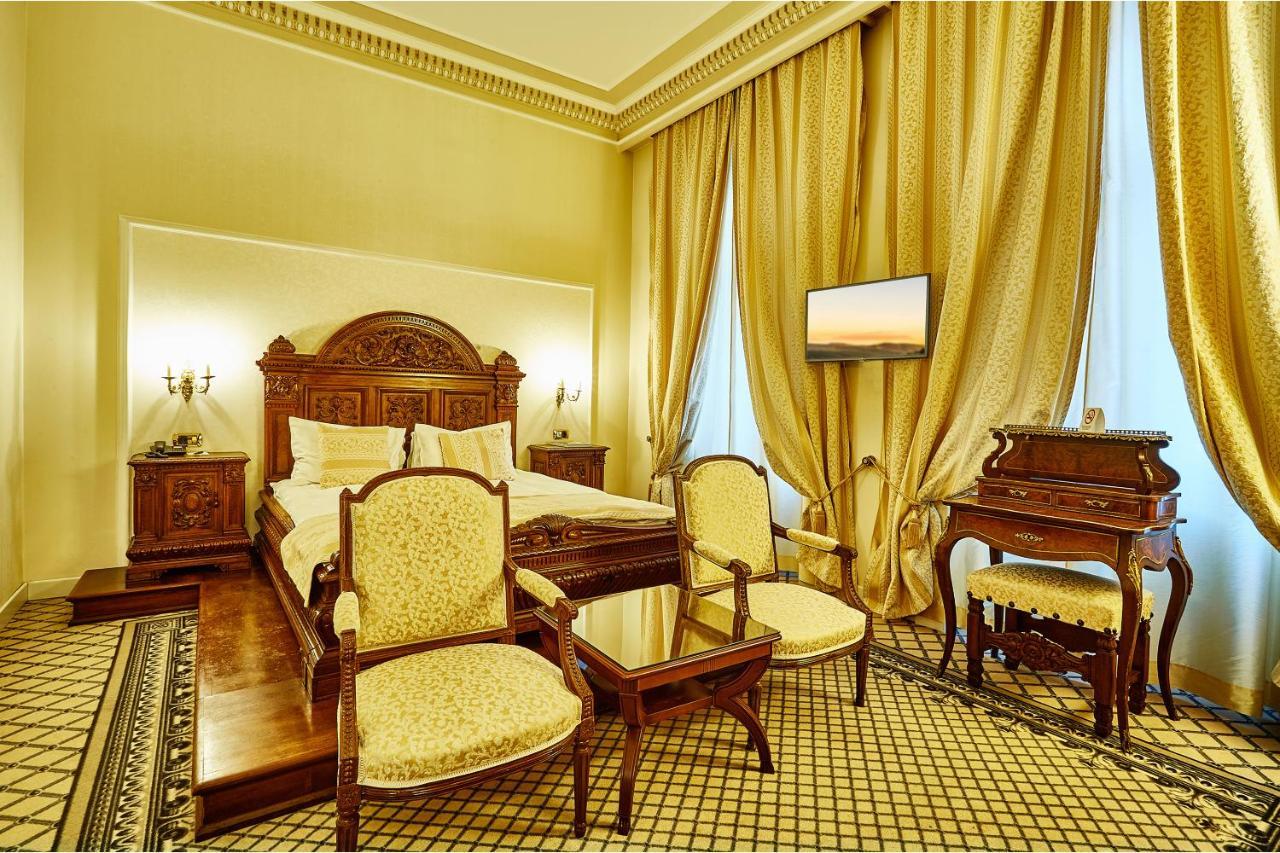 Grand Hotel Continental Bucuresti Exterior foto A room at the hotel