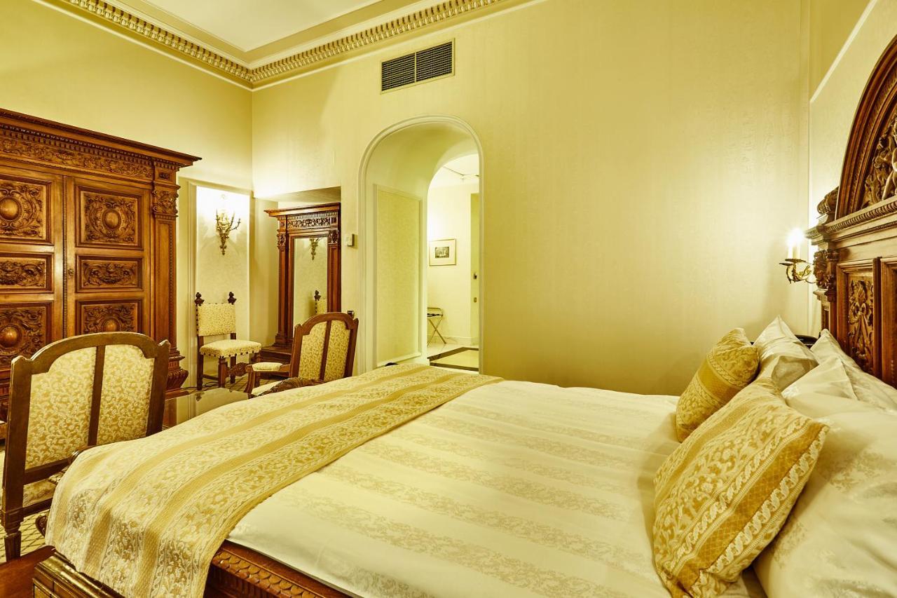 Grand Hotel Continental Bucuresti Exterior foto A room at the hotel