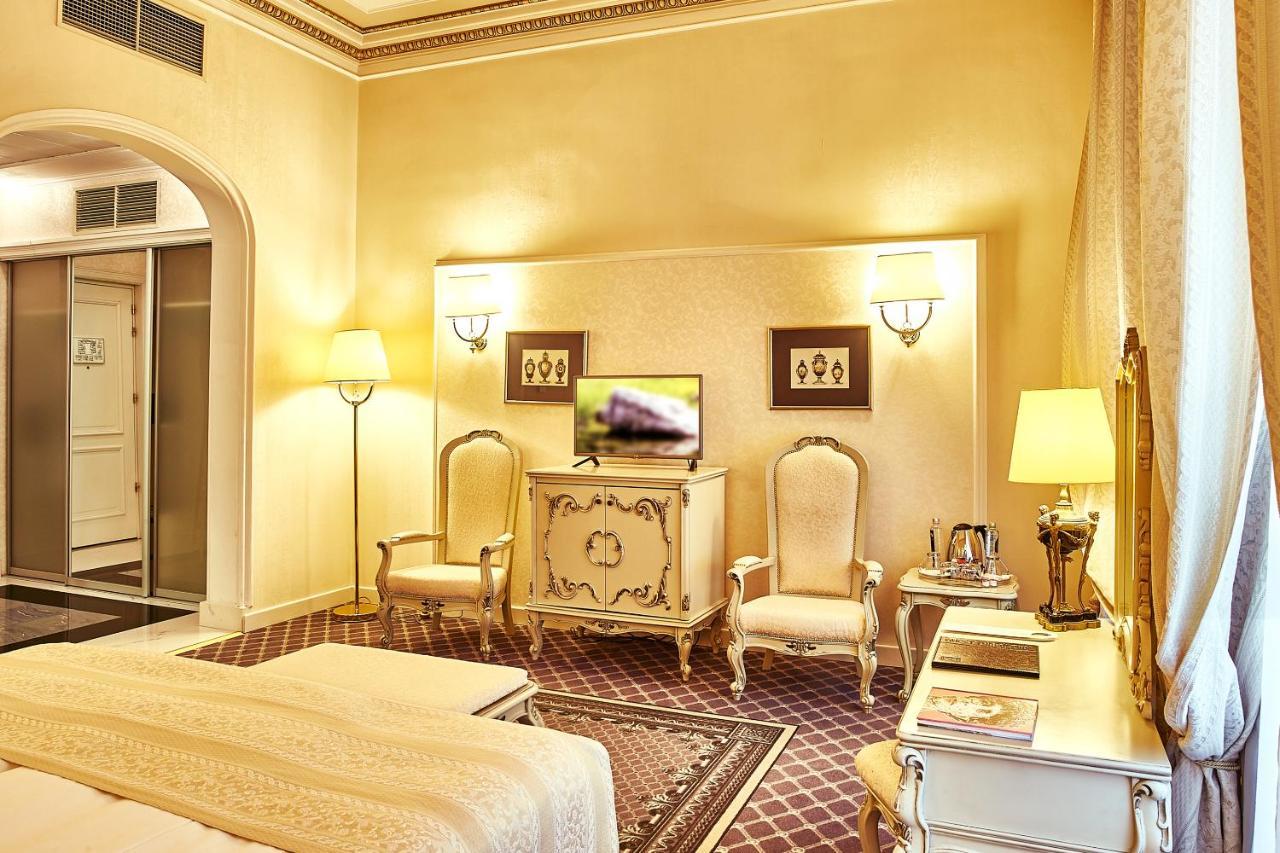 Grand Hotel Continental Bucuresti Exterior foto A room at the hotel