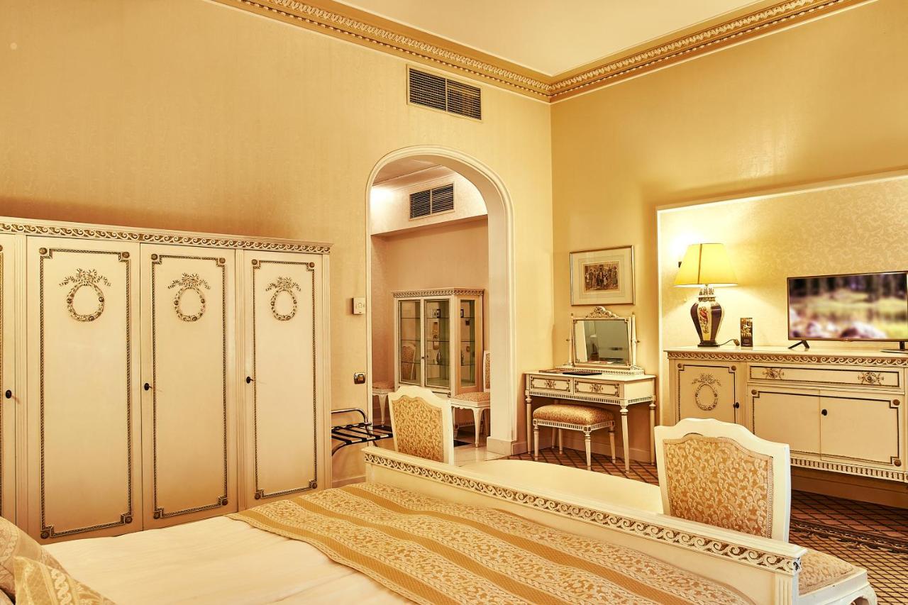 Grand Hotel Continental Bucuresti Exterior foto A dressing room