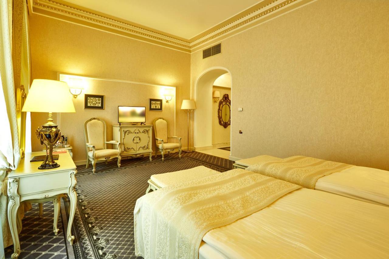 Grand Hotel Continental Bucuresti Exterior foto A room at the hotel