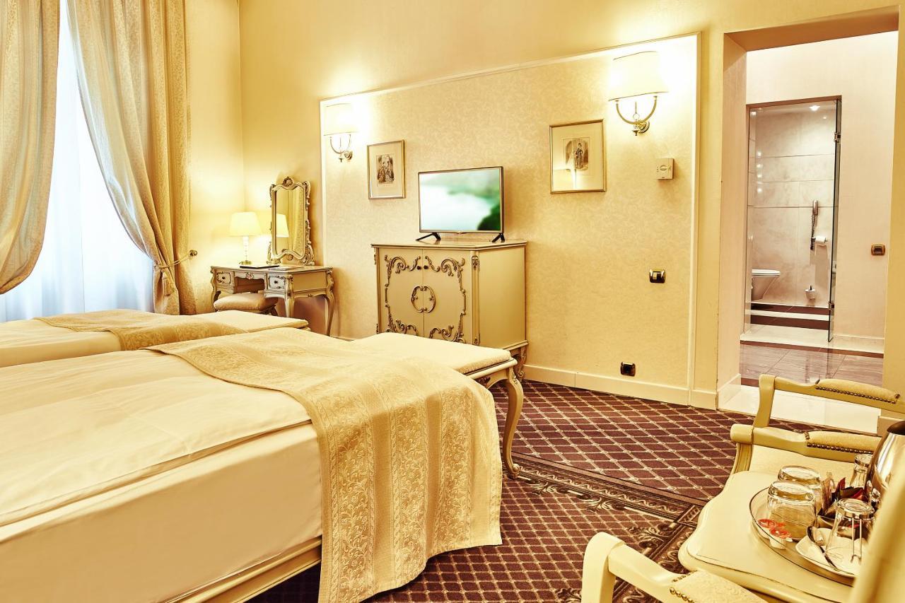 Grand Hotel Continental Bucuresti Exterior foto A room at the hotel
